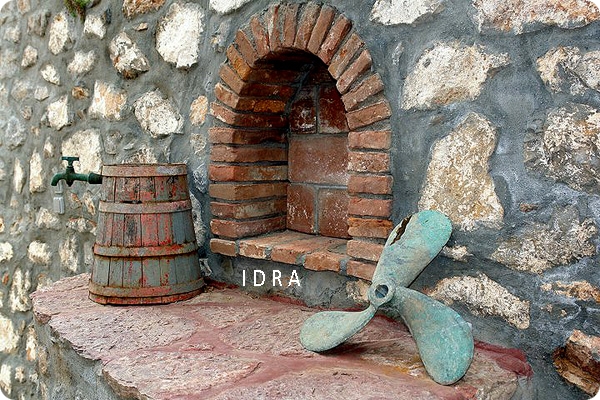 vacanze e soggiorni a IDRA HYDRA HIDRA isole del golfo saronico argolide hotel alberghi pensioni  bed and breakfast camere
