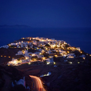 isola di SIFNO SIFNOS case appartamenti con due camere ville sul mare in affitto studio monolocali con uso cucina bilocali trilocali sulla spiaggia con piscina privata noleggio auto scooter bici escursioni tour organizzati